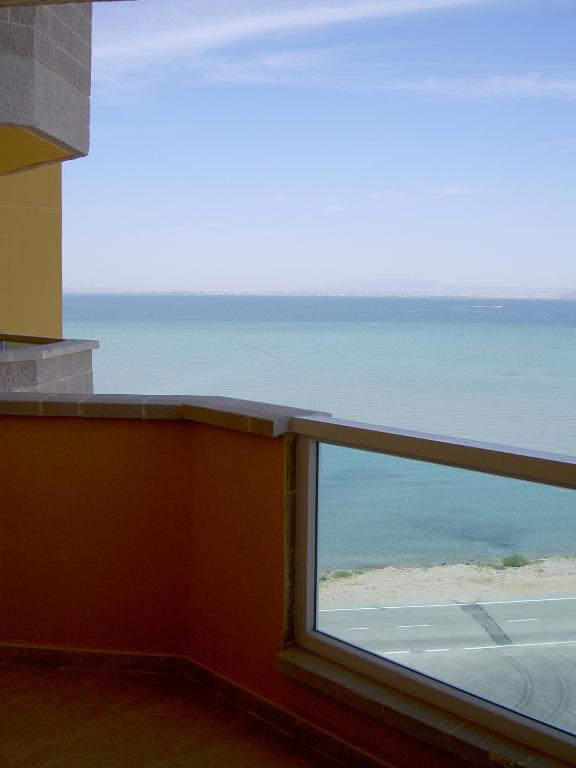 Apartamentos Turisticos Playa Principe La Manga del Mar Menor Oda fotoğraf